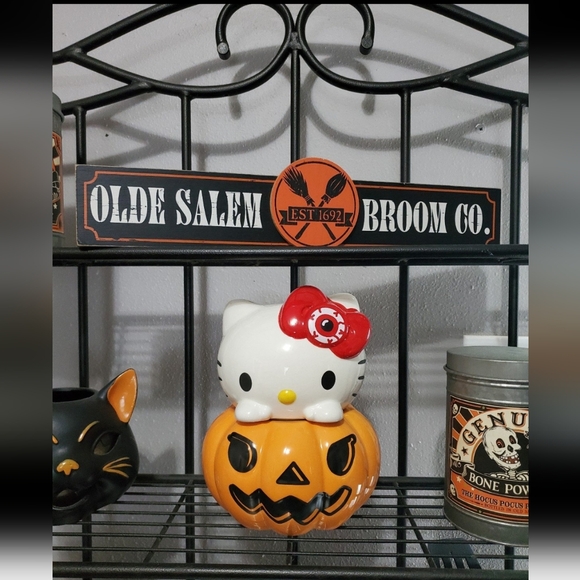 Blue sky Hello Kitty Large Halloween Pumpkin Cannister Cookie jar - Picture 5 of 11